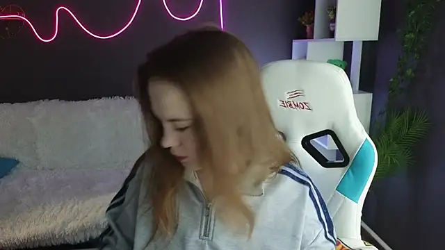 Snapshot of Dyna_bae chatting on 9, 9, 2025 Dyna bae online show from 9, 9, 2025