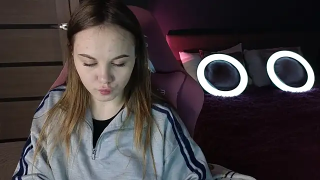 Snapshot of Dyna_bae chatting on 8, 10, 2025 Dyna bae online show from 8, 10, 2025