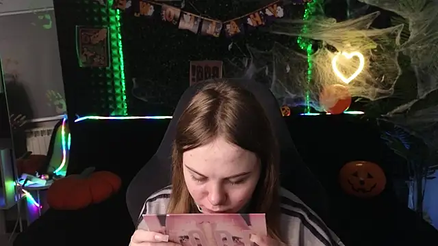 Snapshot of Dyna_bae chatting on 26, 10, 2025 Dyna bae online show from 26, 10, 2025