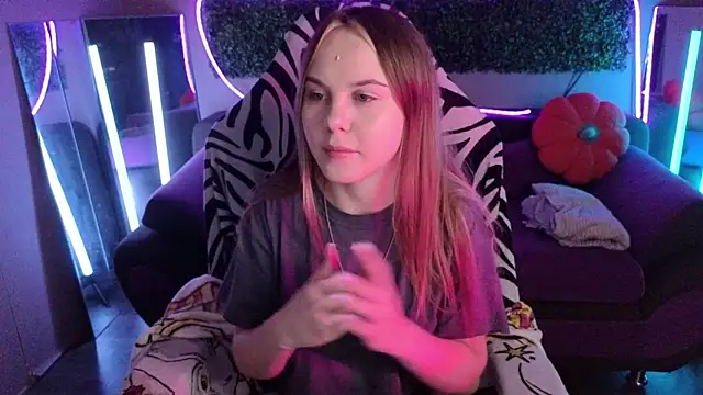 Snapshot of Dyna_bae chatting on 12, 11, 2025 Dyna bae online show from 12, 11, 2025