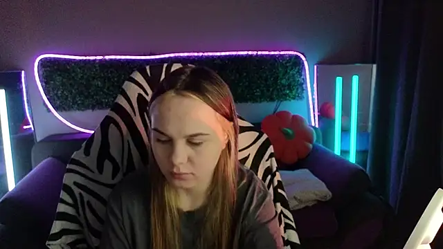 Snapshot of Dyna_bae chatting on 14, 11, 2025 Dyna bae online show from 14, 11, 2025