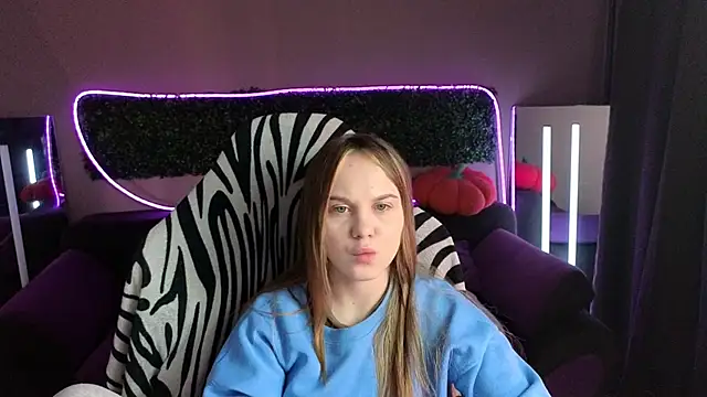 Snapshot of Dyna_bae chatting on 17, 11, 2025 Dyna bae online show from 17, 11, 2025