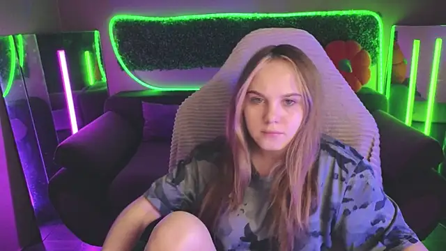 Snapshot of Dyna_bae chatting on 26, 11, 2025 Dyna bae online show from 26, 11, 2025