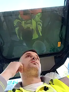 Snapshot of Eusuntnoulgigolo chatting on 9, 9, 2025 Eusuntnoulgigolo online show from 9, 9, 2025