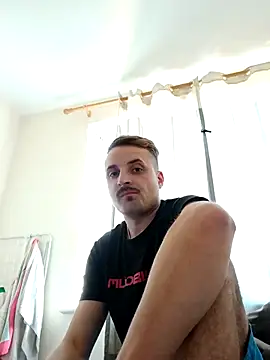 Snapshot of Eusuntnoulgigolo chatting on 27, 10, 2025 Eusuntnoulgigolo online show from 27, 10, 2025