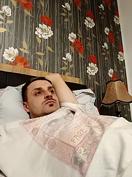 Snapshot of Eusuntnoulgigolo chatting on 15, 12, 2025 Eusuntnoulgigolo online show from 15, 12, 2025