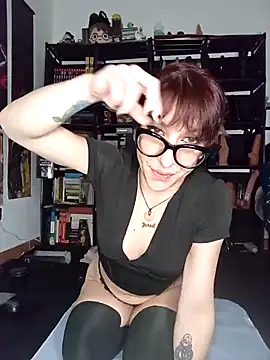 Snapshot of MirianaB chatting on 19, 12, 2025 MirianaB online show from 19, 12, 2025