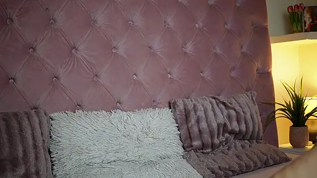 Snapshot of MaiaMini chatting on 13, 1, 2026 MaiaMini online show from 13, 1, 2026