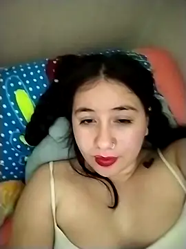 Snapshot of sweetie__annieee chatting on 16, 10, 2025 sweetie  annieee online show from 16, 10, 2025