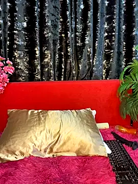 Snapshot of Siena_Amaris chatting on 5, 12, 2025 Siena Amaris online show from 5, 12, 2025