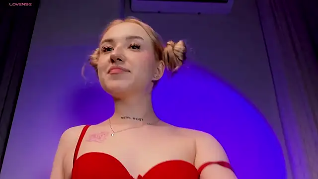 Snapshot of millypopa chatting on 19, 3, 2025 millypopa online show from 19, 3, 2025