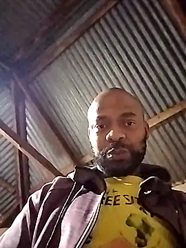 Snapshot of Curved-Dick chatting on 2, 11, 2025 Curved-Dick online show from 2, 11, 2025