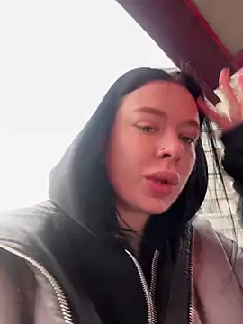 AlishaPrettyBlade online show from 9, 3, 2026