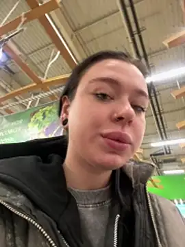 AlishaPrettyBlade online show from 11, 3, 2026