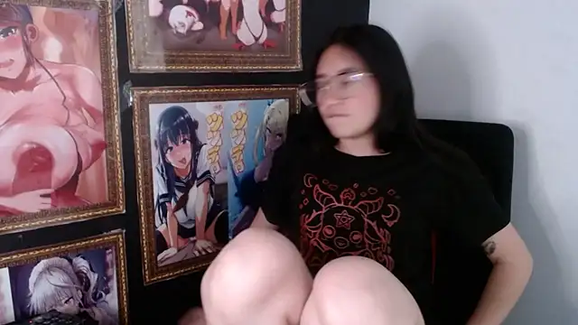 Snapshot of Arielle_lov chatting on 5, 3, 2025 Arielle lov online show from 5, 3, 2025