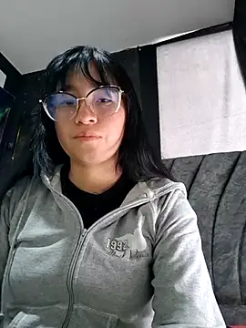 Snapshot of Arielle_lov chatting on 20, 10, 2025 Arielle lov online show from 20, 10, 2025