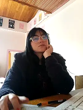 Snapshot of Arielle_lov chatting on 23, 10, 2025 Arielle lov online show from 23, 10, 2025