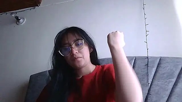 Snapshot of Arielle_lov chatting on 4, 12, 2025 Arielle lov online show from 4, 12, 2025