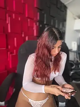 Snapshot of Emily-teen chatting on 21, 11, 2025 Emily-teen online show from 21, 11, 2025