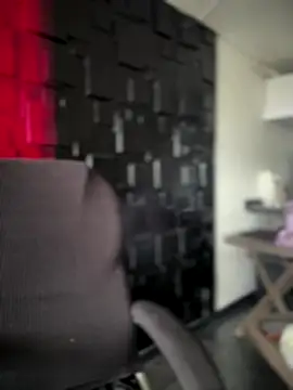 Snapshot of Emily-teen chatting on 24, 11, 2025 Emily-teen online show from 24, 11, 2025