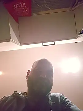 Snapshot of Mrnutella chatting on 3, 11, 2025 Mrnutella online show from 3, 11, 2025