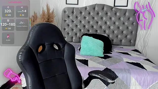 Snapshot of Kath_latorre chatting on 12, 11, 2025 Kath latorre online show from 12, 11, 2025