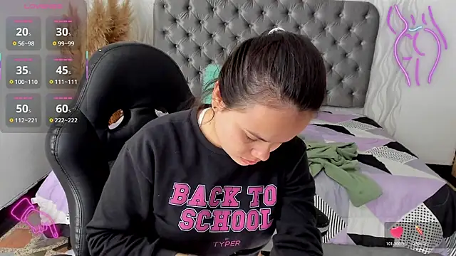 Snapshot of Kath_latorre chatting on 16, 11, 2025 Kath latorre online show from 16, 11, 2025