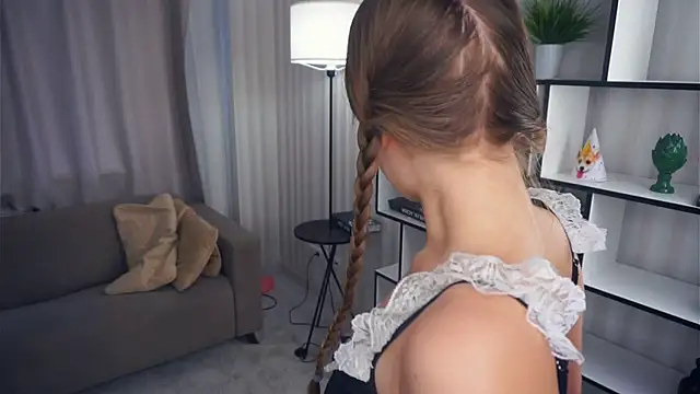 Snapshot of QuennaCoote chatting on 19, 11, 2025 QuennaCoote online show from 19, 11, 2025