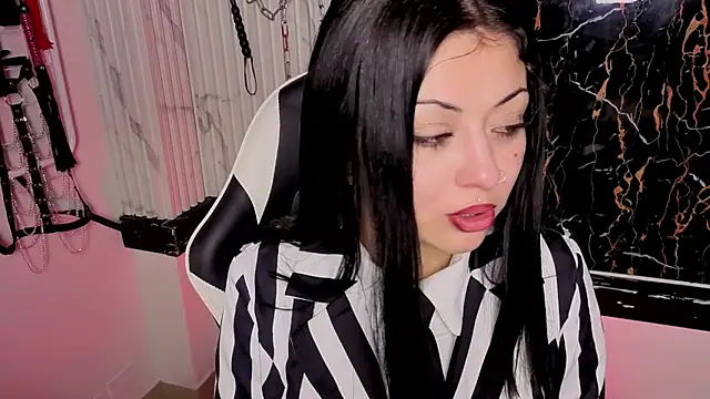 Snapshot of Guxplo_ chatting on 29, 10, 2025 Guxplo online show from 29, 10, 2025