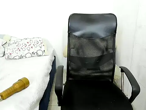 Snapshot of seigfried0 chatting on 2, 3, 2025 seigfried0 online show from 2, 3, 2025