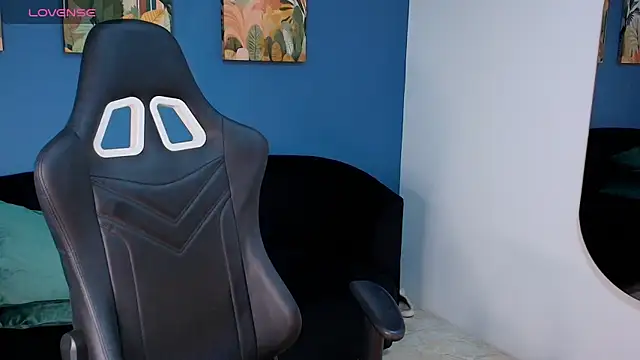 Zamira Taylor online show from 10, 10, 2025