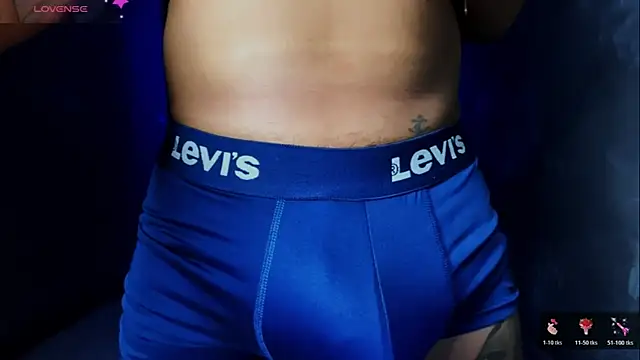 Snapshot of jeffvalemtino chatting on 5, 2, 2026 jeffvalemtino online show from 5, 2, 2026