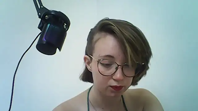 Snapshot of Elise_Nyx chatting on 12, 9, 2025 Elise Nyx online show from 12, 9, 2025