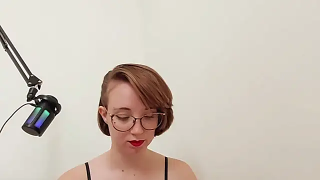 Snapshot of Elise_Nyx chatting on 19, 9, 2025 Elise Nyx online show from 19, 9, 2025