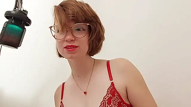 Snapshot of Elise_Nyx chatting on 20, 9, 2025 Elise Nyx online show from 20, 9, 2025