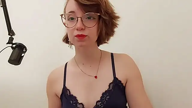 Snapshot of Elise_Nyx chatting on 23, 9, 2025 Elise Nyx online show from 23, 9, 2025