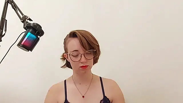 Snapshot of Elise_Nyx chatting on 26, 9, 2025 Elise Nyx online show from 26, 9, 2025