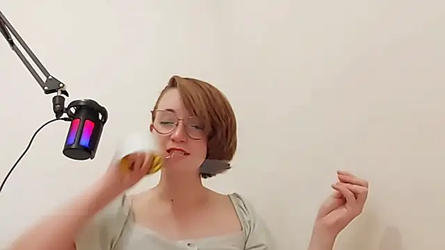 Snapshot of Elise_Nyx chatting on 6, 10, 2025 Elise Nyx online show from 6, 10, 2025