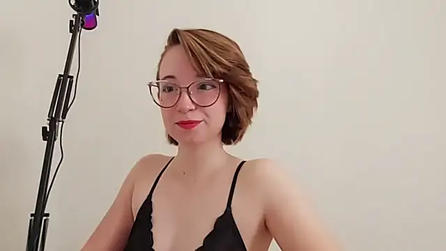 Snapshot of Elise_Nyx chatting on 27, 10, 2025 Elise Nyx online show from 27, 10, 2025