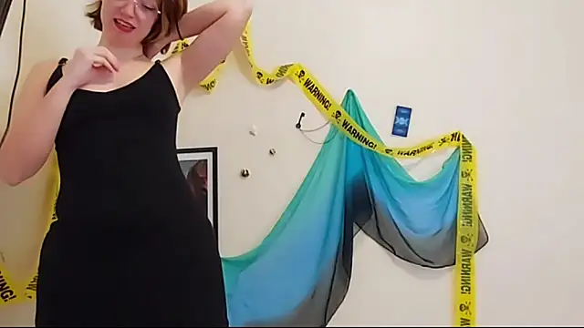 Snapshot of Elise_Nyx chatting on 21, 11, 2025 Elise Nyx online show from 21, 11, 2025