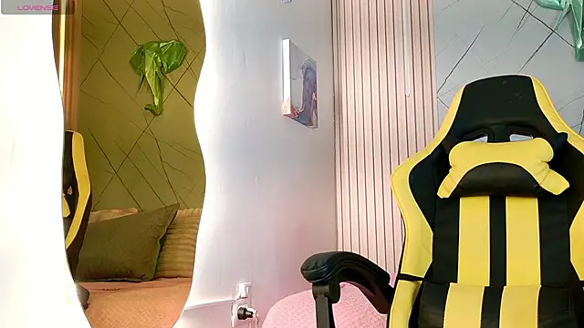 Snapshot of Rachel_rivera chatting on 4, 10, 2025 Rachel rivera online show from 4, 10, 2025