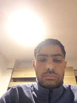 Snapshot of andreiiiii2025 chatting on 28, 11, 2025 andreiiiii2025 online show from 28, 11, 2025