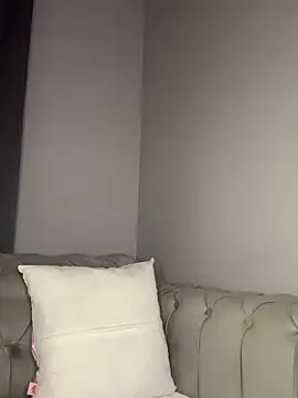 Snapshot of laraaaaaa chatting on 20, 11, 2025 laraaaaaa online show from 20, 11, 2025