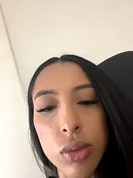 Snapshot of agaataa_ chatting on 21, 11, 2025 agaataa online show from 21, 11, 2025