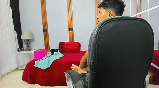 leslieanddrako online show from 2, 3, 2025