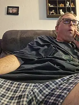 Smallone327 online show from 13, 4, 2026