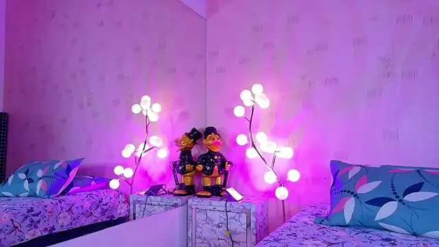 innocenthazel online show from 19, 4, 2026