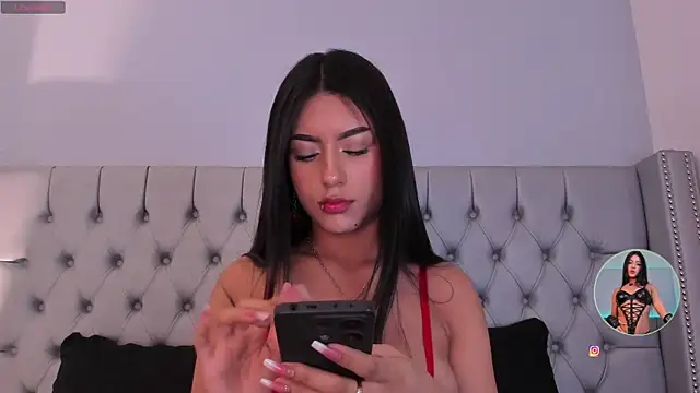 Snapshot of Gracia-Carrera chatting on 8, 10, 2025 Gracia-Carrera online show from 8, 10, 2025