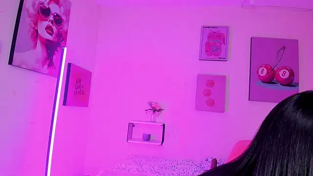 Selene bennet online show from 28, 2, 2026