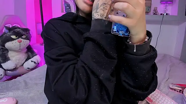 Selene bennet online show from 27, 6, 2026